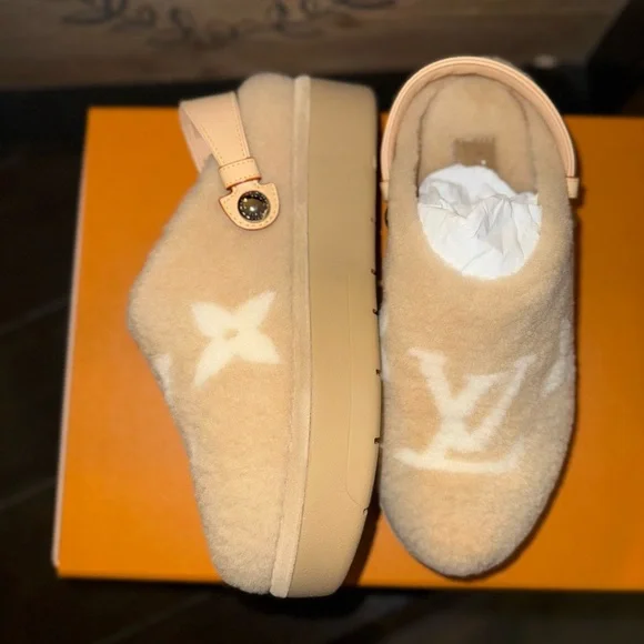 Louis Vuitton Tan Slippers - Picture 6 of 10